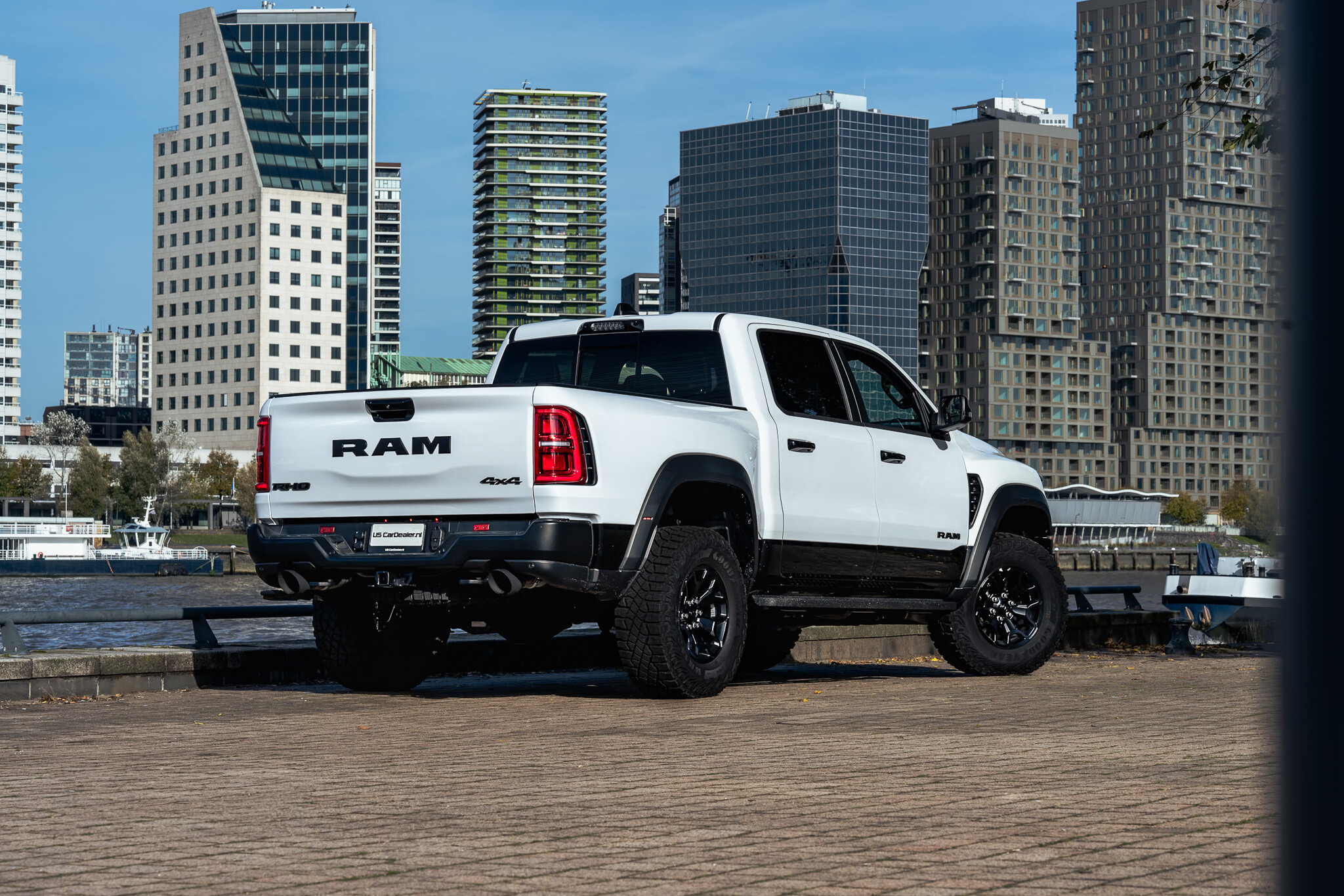 Koop deze zomer een 2025 RAM 1500 en profiteer van: